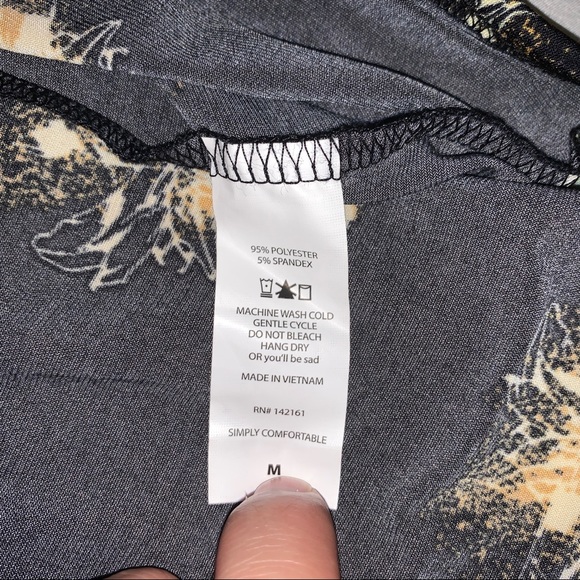 LuLaRoe Black Floral Skirt Size Medium - Picture 4 of 4